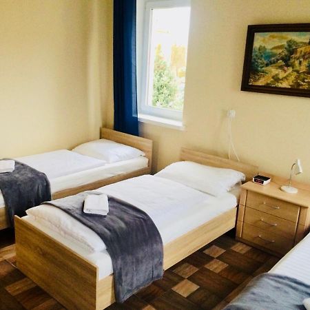 Pokoje Goscinne Atena Gubin Ngoại thất bức ảnh