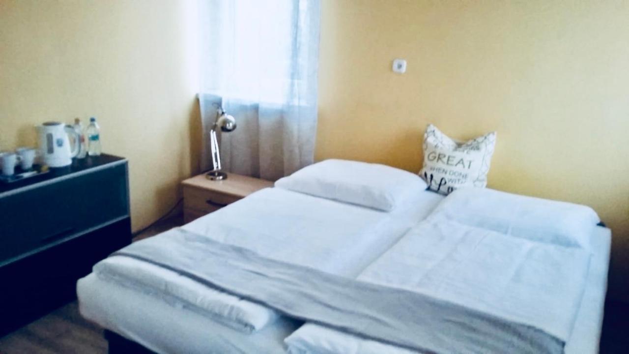 Pokoje Goscinne Atena Gubin Ngoại thất bức ảnh